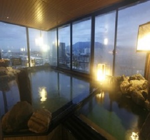 ドーミーイン三島　富士山が見える大浴場